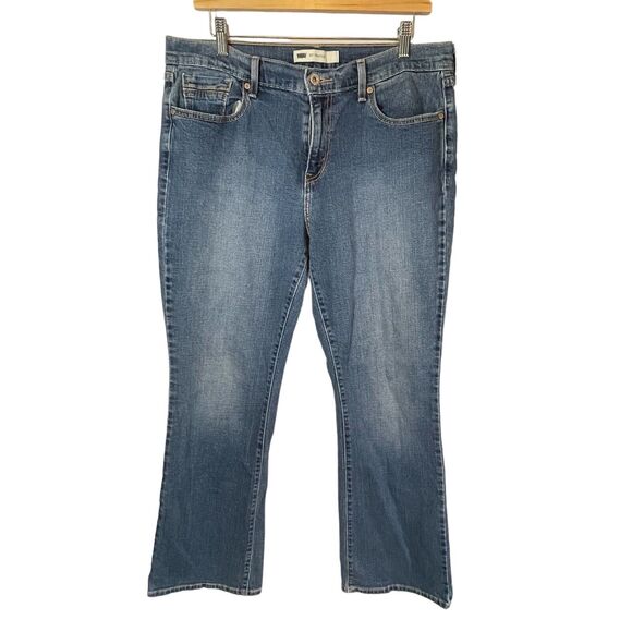 Levi's 515 Womens Blue Jeans SIZE 12 W31 L 32 Mid Rise Bootcut Medium Wash Denim - Picture 1 of 11